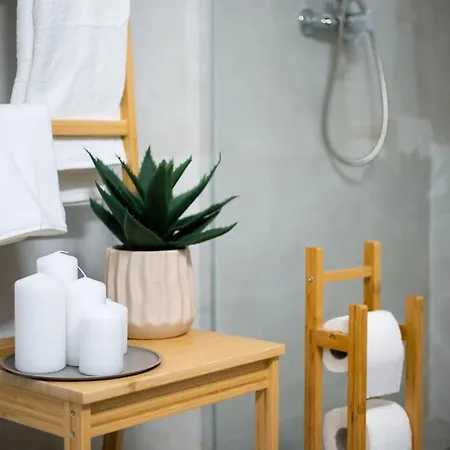 Sunlit Retreat 2-bed Apartment