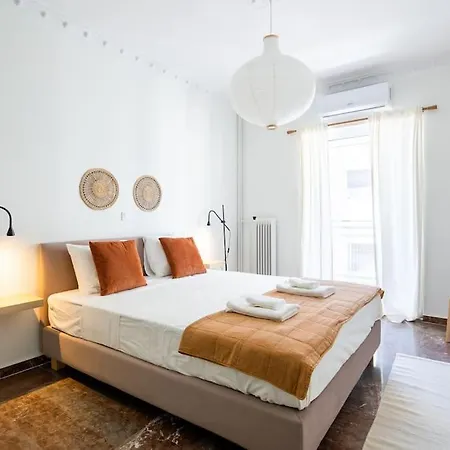 Sunlit Retreat 2-bed Apartment *