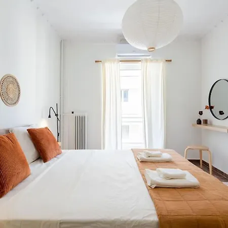 Sunlit Retreat 2-bed Apartment