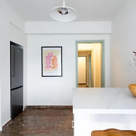 Sunlit Retreat 2-bed *
