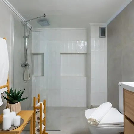 Apartment Sunlit Retreat 2-bed *