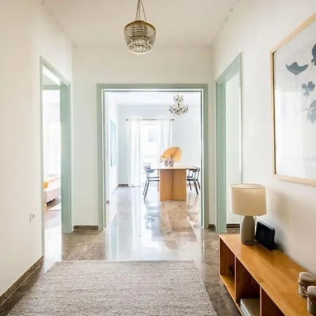 Sunlit Retreat 2-bed Athene